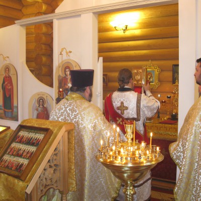 Священник Максим Василюк и диакон Владислав Серков.